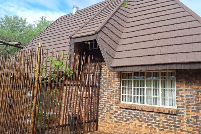 House for Sale in Marloth Park Central: 2 Bedrooms, wildlife experience, spacious plot.