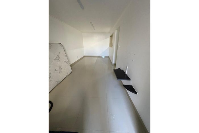 Cottage To Rent in Gatesville: Two bedrooms, fitted kitchen, secure parking.