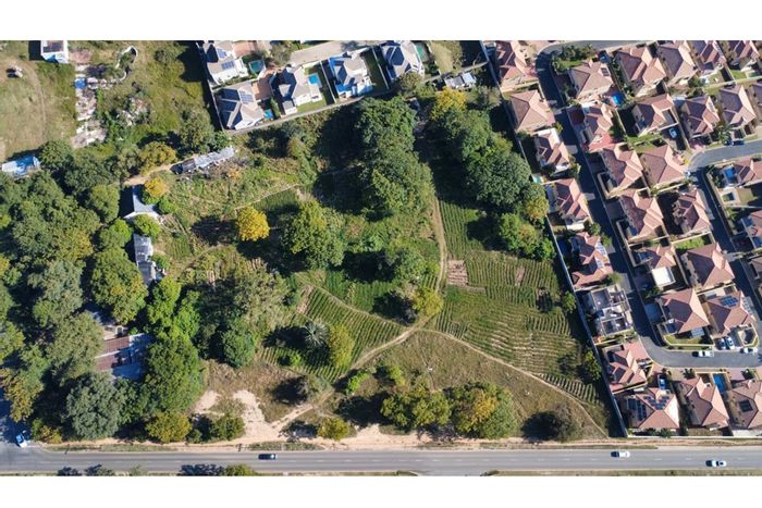 Vacant Land Residential For Sale in Fourways: Prime corner lot with development potential.
