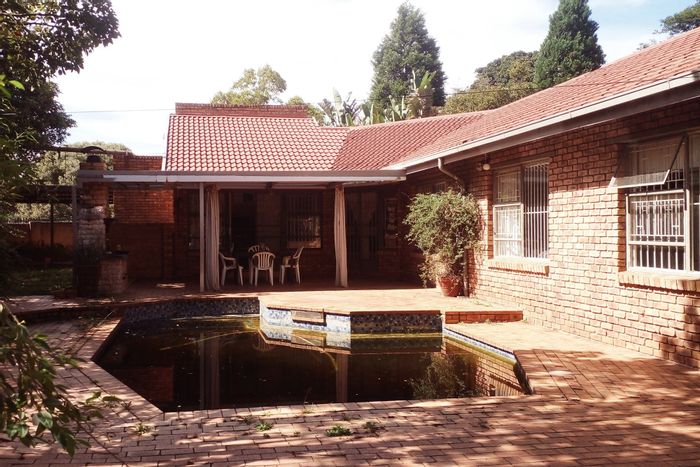 Radiokop House For Sale: 4 bedrooms, large yard, double garage, maid's room.