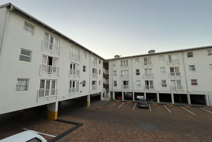 For Sale: 2-bedroom apartment in Wellington North, secure complex, walk to university.