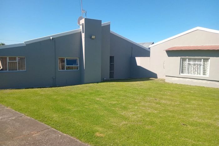 4-Bedroom House with Flatlet, Inverter, and Spacious Garden – Pioneer Park For Sale