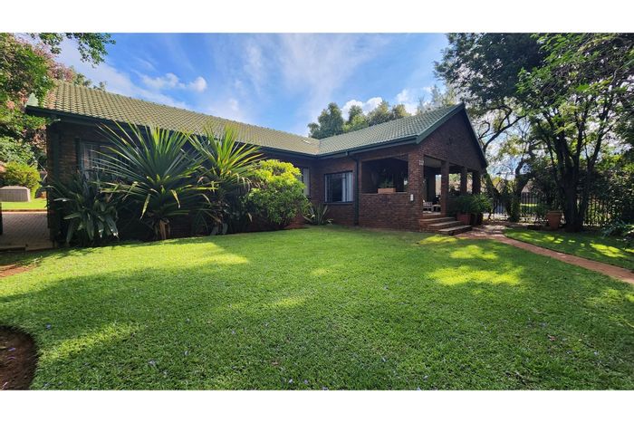 For Sale: Spacious 4-Bedroom House in Magalieskruin with Pool and Large Garden.