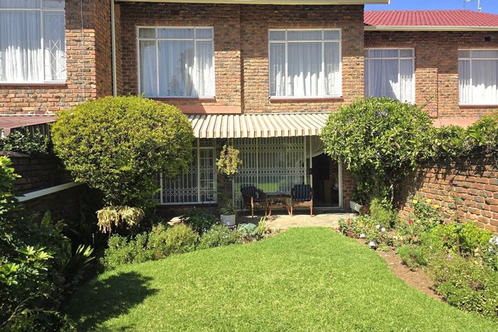 Edleen Townhouse For Sale: 2 Bedrooms, Private Garden, Pet Friendly, Double Garage.