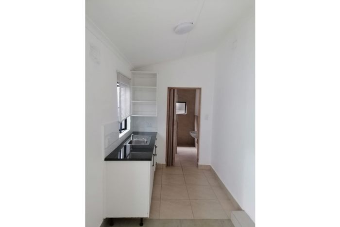 House in Grayleigh To Rent: 1 bedroom, parking, close to amenities and transport.