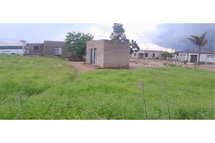 For Sale: House in Makgofe, 1 bedroom, near amenities, low rates.