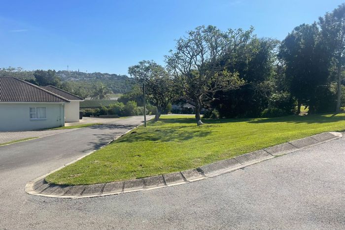 Vacant Land Residential For Sale in Beacon Bay - 560m2 corner plot, secure estate.