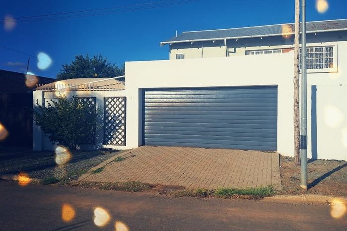 New Park House For Sale: 3 beds, 1 bath, plus rental flats, double garage.