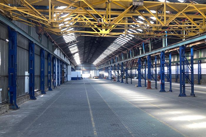 Elandsfontein Industrial Space To Rent: 4113sqm, cranes, office, yard, highway access.