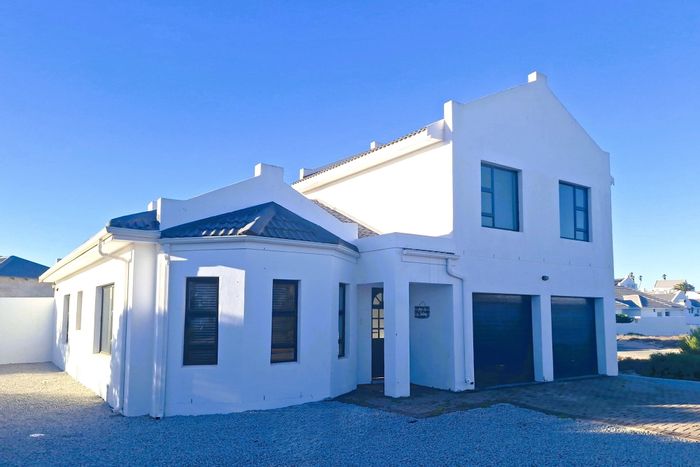 House for Sale in Shelley Point: 3 beds, braai patio, golf estate amenities.