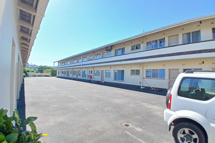 2-Bedroom Apartment To Rent in Shelly Beach with sea views and garage.