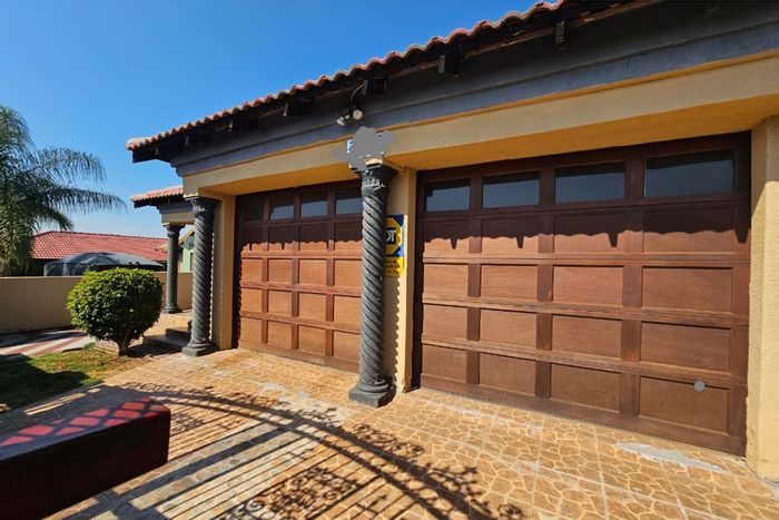For Sale: House in Tlhabane West with 3 beds, garage, and outdoor braai.