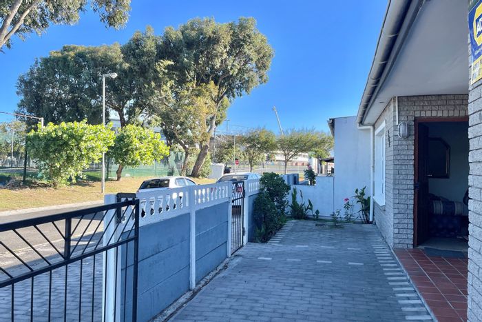 3-Bedroom House For Sale in Silvertown with Garage and Paved Backyard.