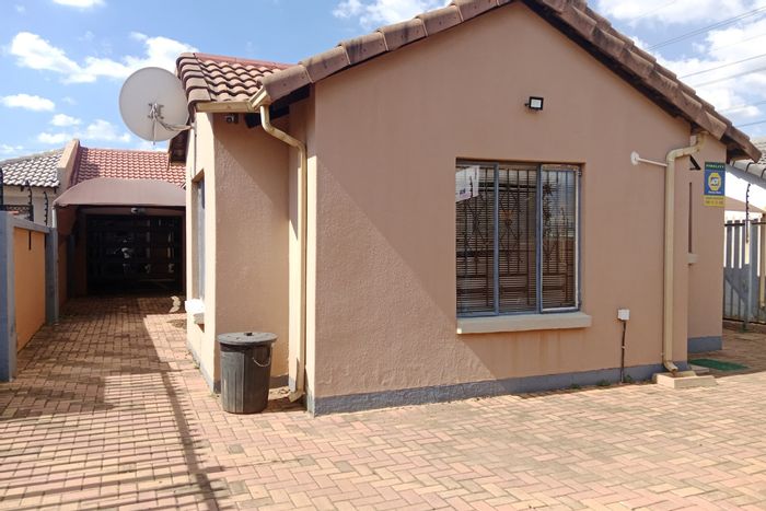 3-Bedroom House with Double Garage For Sale in Soshanguve Ext - Ideal Family Home!