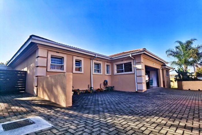 For Sale: Townhouse in Pioneer Park with 3 beds, double garage, and secure complex.
