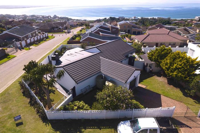 Wavecrest House For Sale: 2.5 beds, garden, garage, near beach and schools.