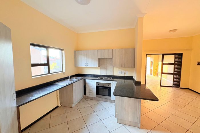 Goedeburg Apartment To Rent: 2 beds, 2 baths, balcony, secure complex, prepaid utilities.