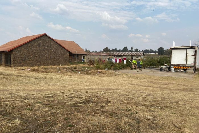 Pomona AH Vacant Land Residential For Sale: 40,448m² with development potential.