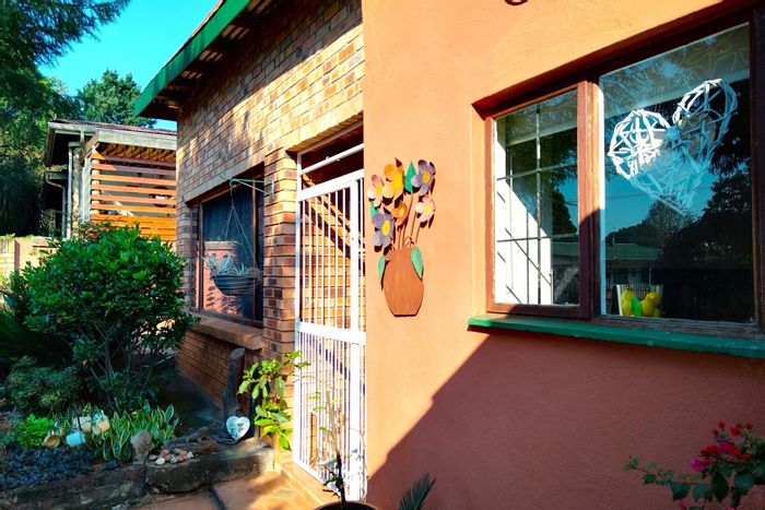 For Sale: House in Sabie Central with 3 bedrooms, study, patio, and garage.