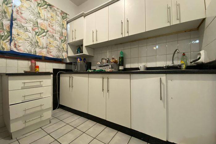 For Sale: Tenanted 2-Bedroom Apartment in Pinetown Central with Parking and Amenities.