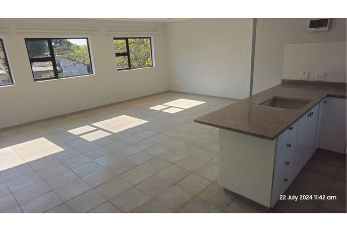 Northdene Apartment To Rent: 2 bedrooms, secure parking, close to schools.