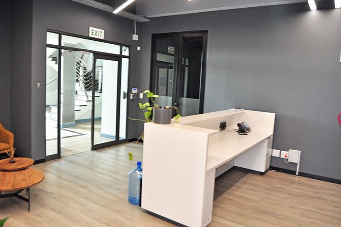 Retail space for sale in Maitland: prime location, versatile layout, ample amenities.