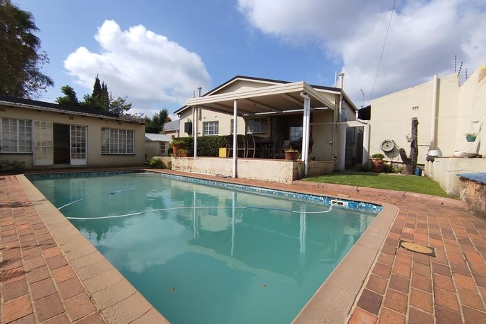 Three-bedroom house with pool, cottage, and office in The Hill, For Sale.
