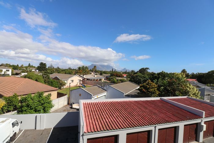 Table View Apartment To Rent: 1 Bed, secure parking, near shopping center.
