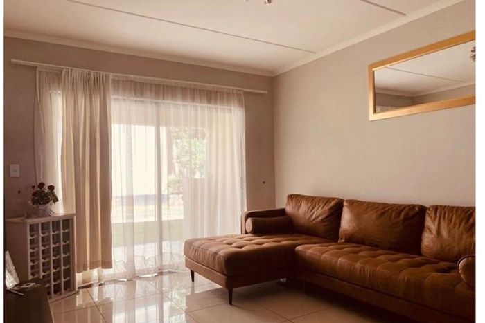 To Rent: 2-Bedroom Apartment in Noordwyk with Parking and Convenient Amenities.