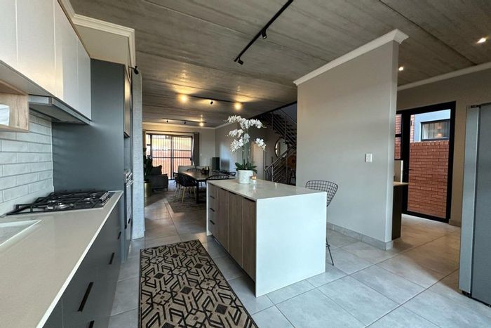 3-Bedroom Townhouse To Rent in Olympus AH with garden, balcony, and security features.