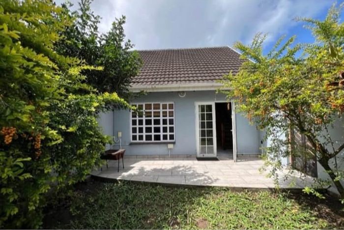 To Rent: Apartment in Meer En See with private courtyard and secure garage.