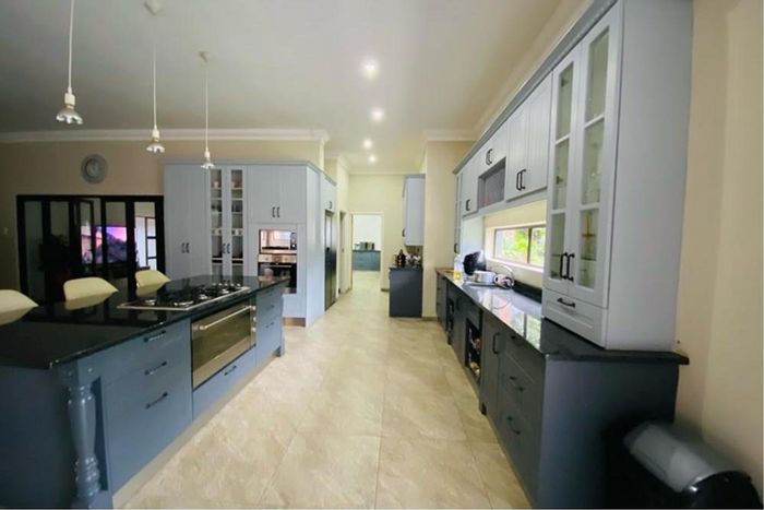 For Sale: Spacious 4-bedroom house with pool, Lapa, and secure parking in Vanderbijlpark Sw.