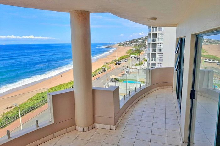Coastal Apartment For Sale in Newsel Beach: 3 Bedrooms, Ocean Views, Secure Complex.