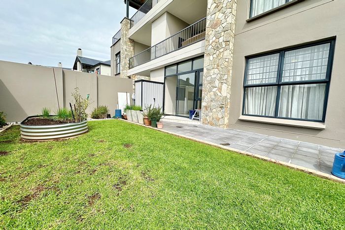 Ground-floor apartment in The Polofields with garden, gym, and lifestyle amenities. For Sale.