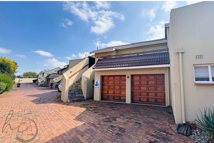 Randpark Ridge Townhouse For Sale: 2 beds, updated bathrooms, bonus room, 2 garages.