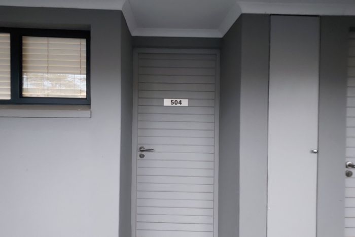 2-Bedroom Apartment To Rent in Lincoln Meade with Pool, Parking, and Playground.