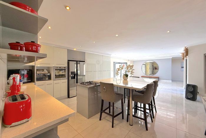 Broadacres House To Rent: 5 bedrooms, pool, office, staff quarters, secure estate living.