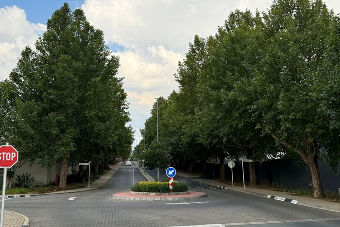 Vacant Land for Sale in Cedar Creek – Secure community, lakes, parks, and amenities.