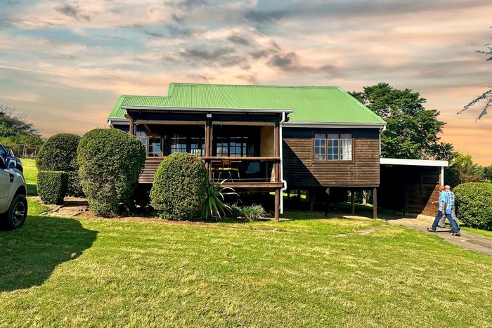 Cottage To Rent in Ashburton: 2 Bedrooms, furnished, open-plan living, prepaid electricity.