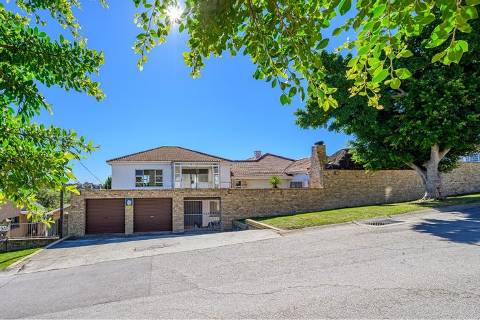 For Sale: Versatile 5-Bedroom House in Newton Park with Pool and Flatlet.