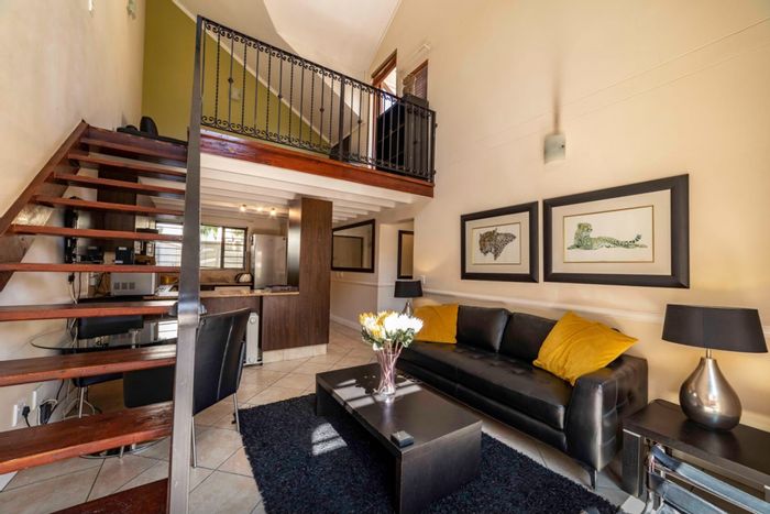 Lonehill Apartment To Rent: 2-bed, garden, loft, clubhouses, gym, and security.