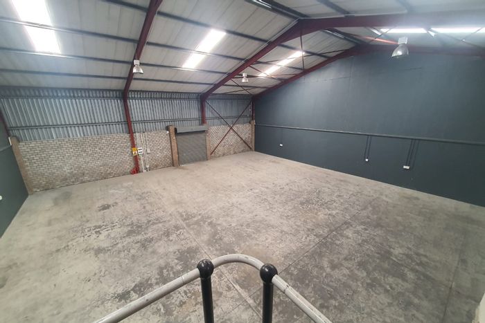 379m² warehouse in Greenbushes Industrial Park, secure access, 3-phase power, offices.