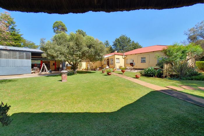 Rietkol AH House For Sale: Workshop, flatlet, solar power, and ample land.