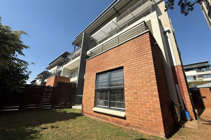 For Sale: 3-Bedroom Apartment in Fourways with Pool, Garden, and Security Features.