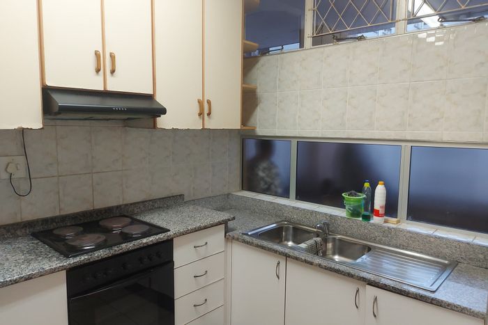 Beachside apartment in South Beach for sale, 1.5 bedrooms, secure parking included.
