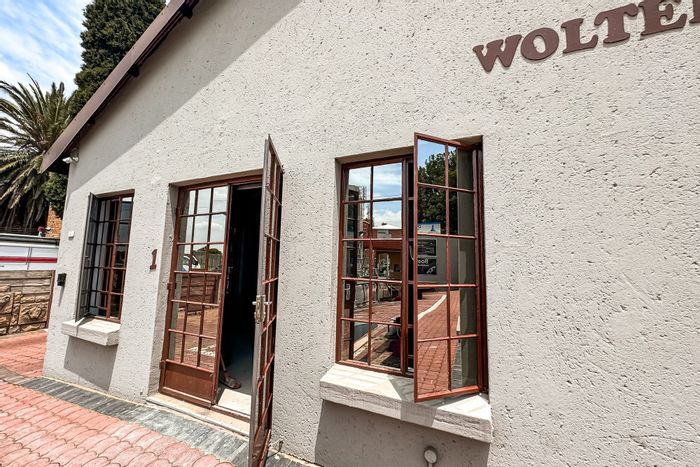 Office To Rent in Witbank Ext 12: Prime location, secure, with essential amenities.