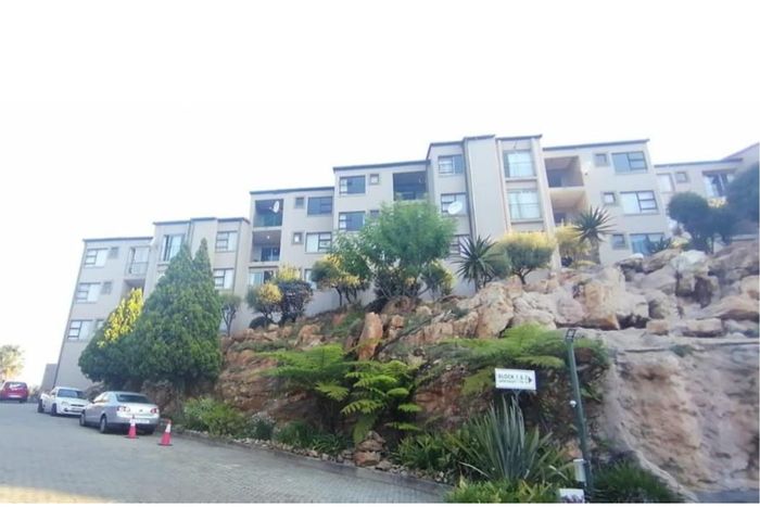 2-Bedroom Apartment For Sale in Wilro Park with Balcony and Fiber Internet.