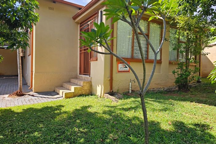 3-Bedroom House in Barberton Central For Sale with Outdoor Shower and Parking.