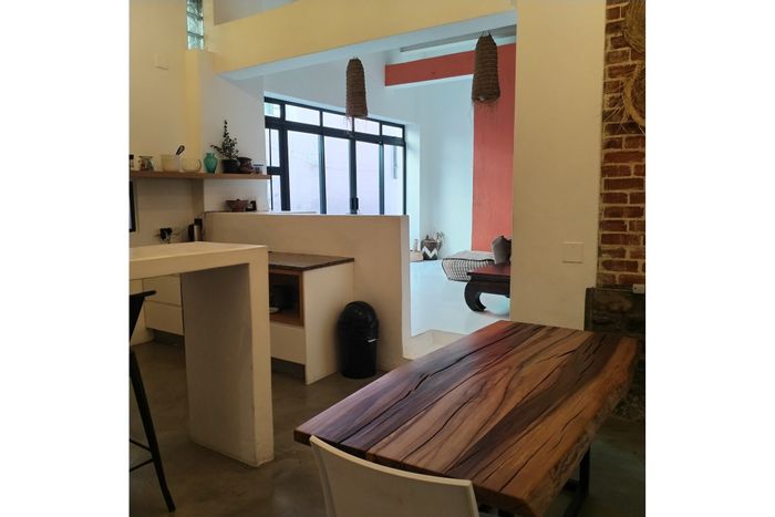 To Rent: Apartment in Bo Kaap with 2 en-suite bedrooms and private yard.