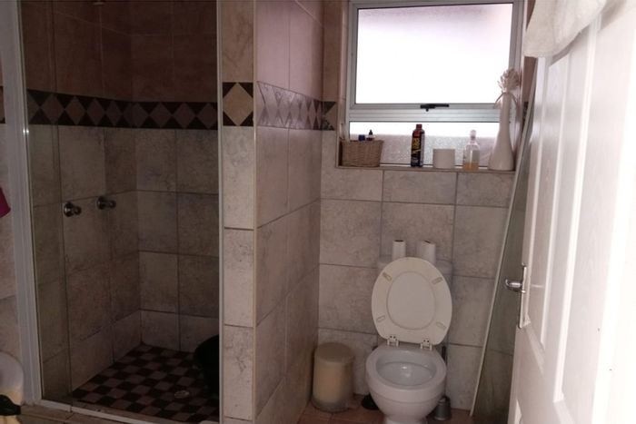 For Sale: 5-Bedroom House in Bellville South with Dual-Living Potential and Rental Income.